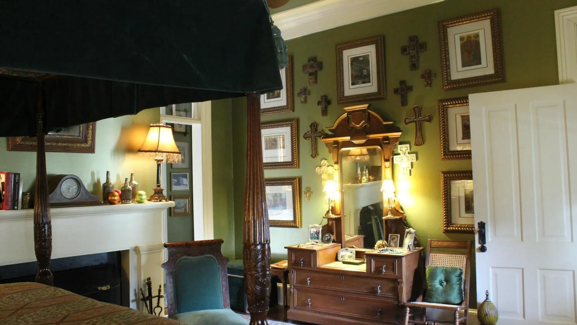 22 Charlotte Bed and Breakfast 4*