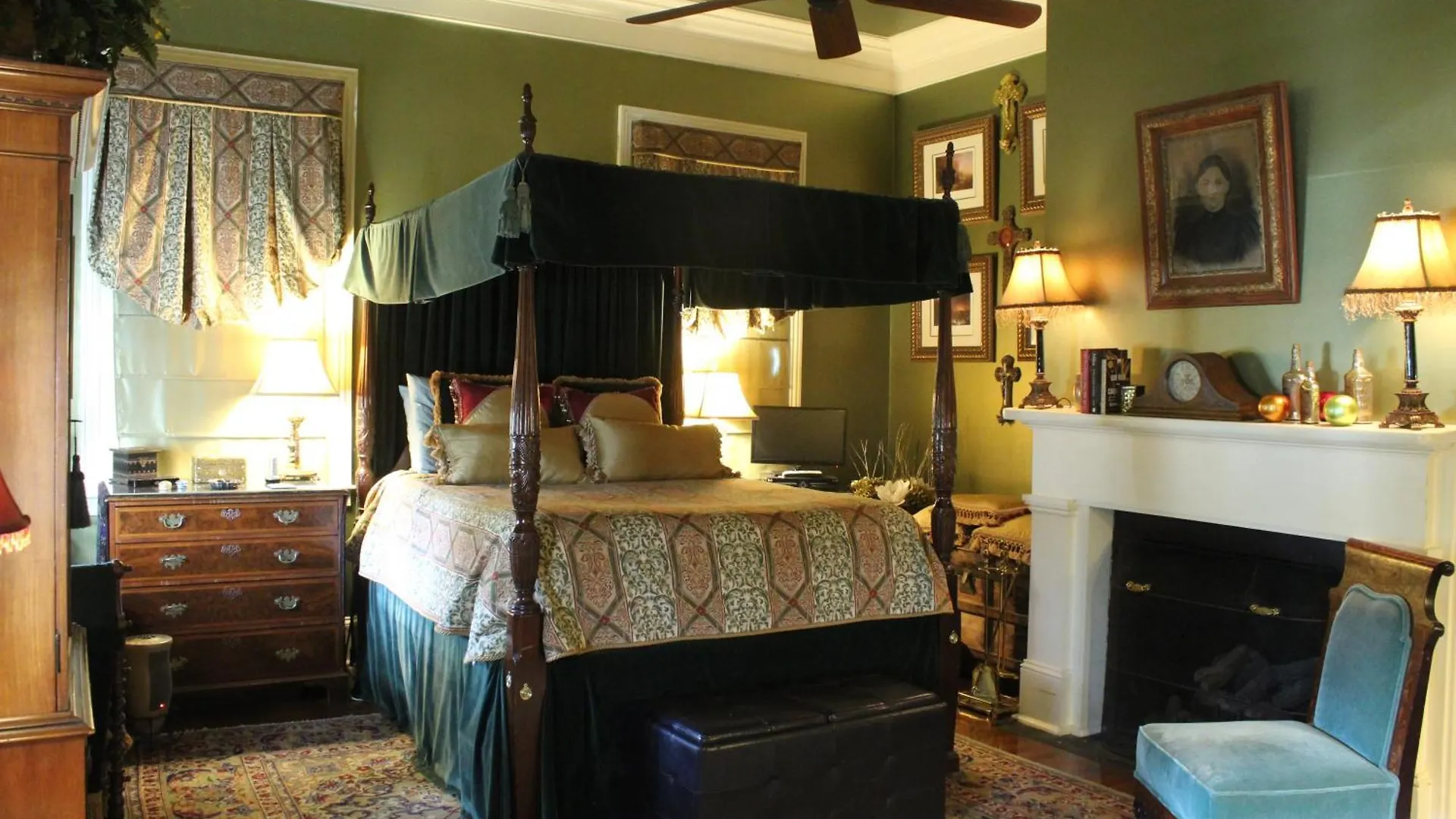 22 Charlotte Bed and Breakfast Τσάρλεστον