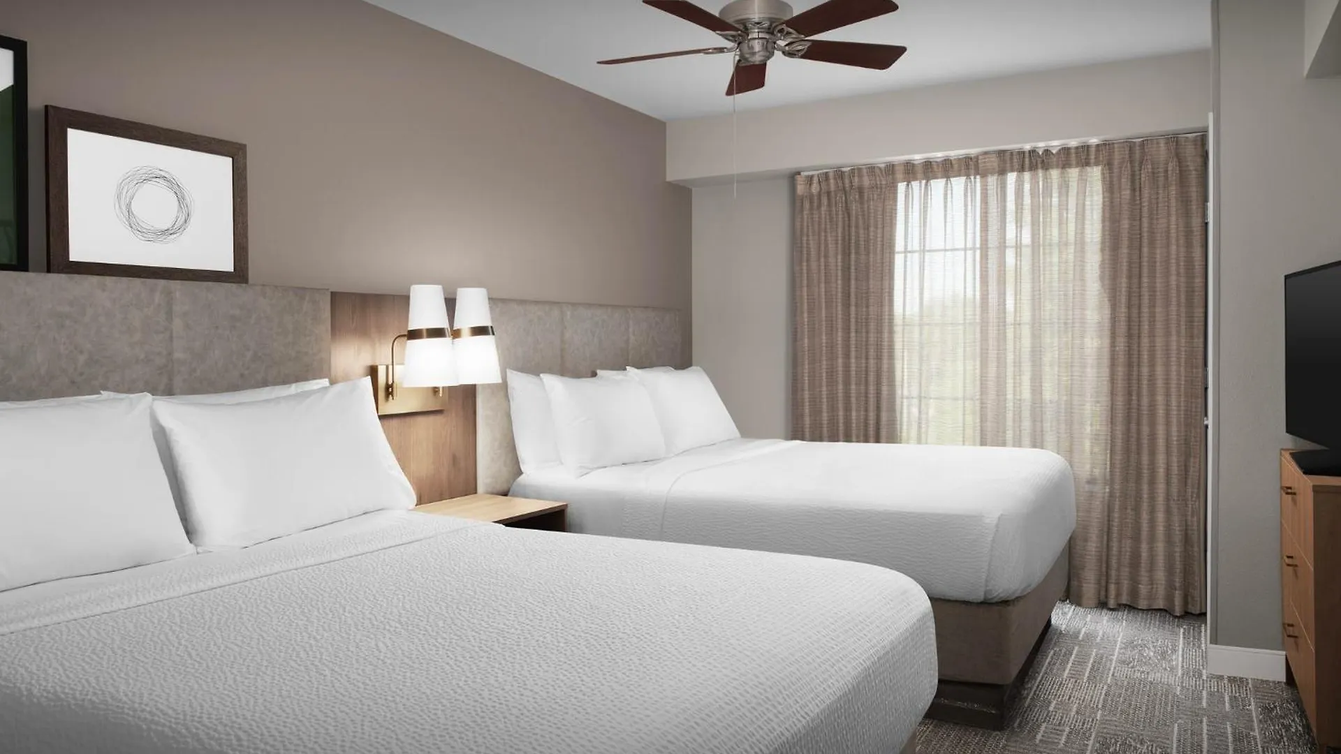 מלון Staybridge By Ihg 3*