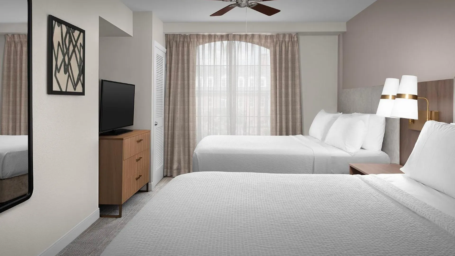 מלון Staybridge By Ihg 3*