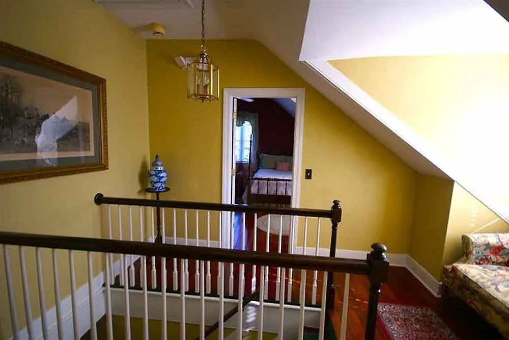 Daybed With Trundle In The Beautiful Ashley Inn 4 Blocks From King St Inn Charleston