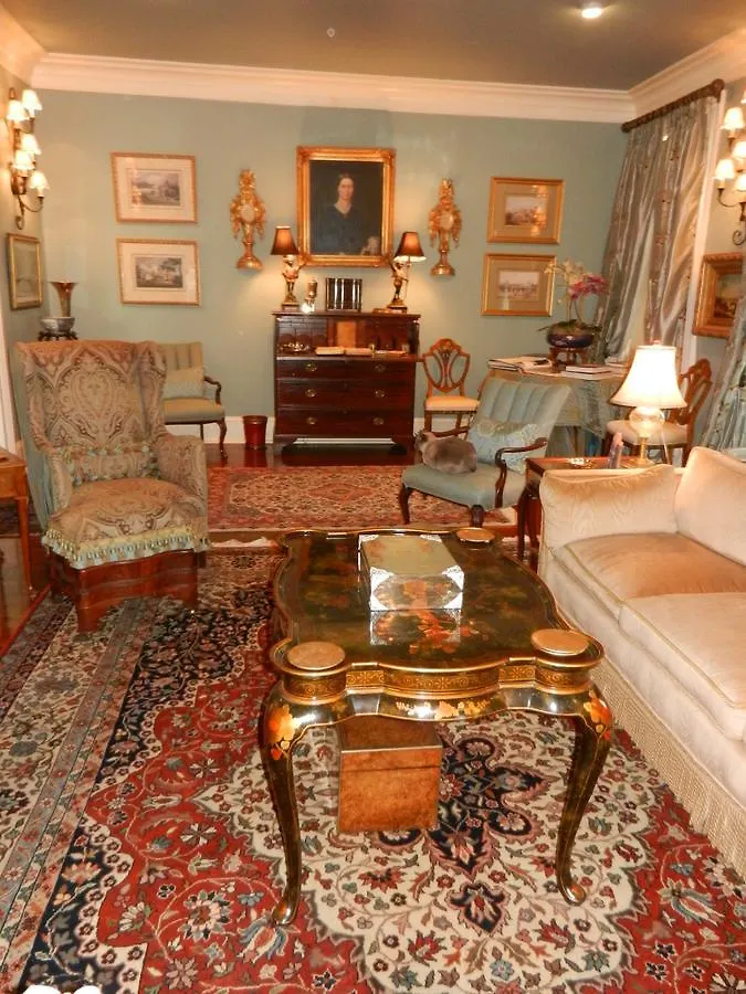 22 Charlotte Bed and Breakfast Τσάρλεστον