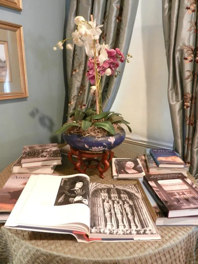 22 Charlotte Bed and Breakfast 4*