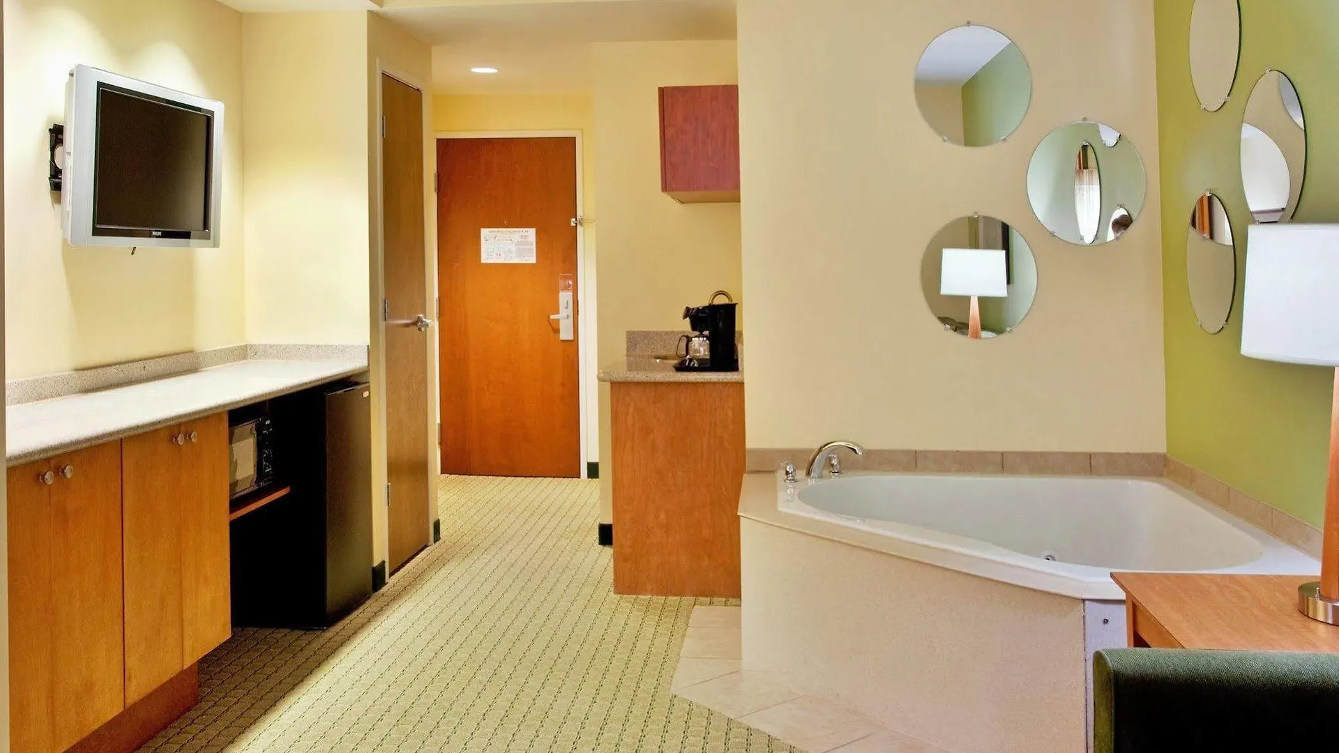 Express & Charleston - North By Ihg Otel North Charleston