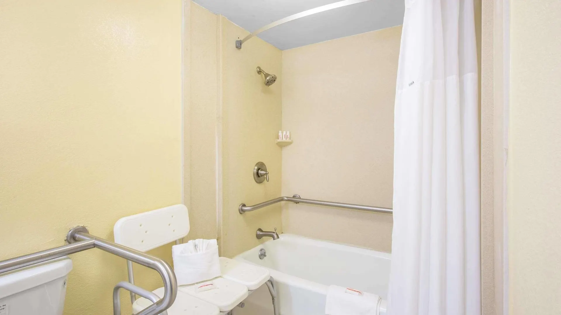 Days By Wyndham Historic District Hotel 2*