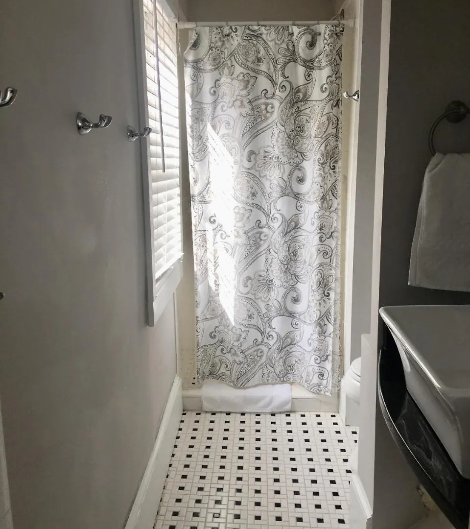 Suites On Cannon Apartment