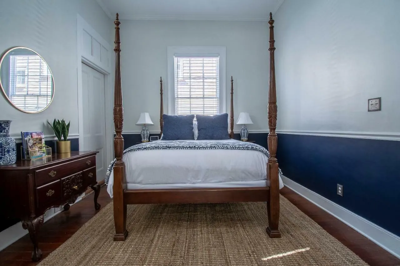Daybed With Trundle In The Beautiful Ashley Inn 4 Blocks From King St Charleston