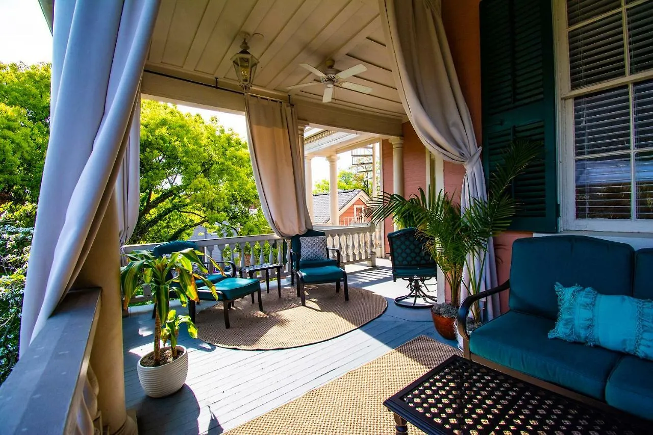Daybed With Trundle In The Beautiful Ashley Inn 4 Blocks From King St