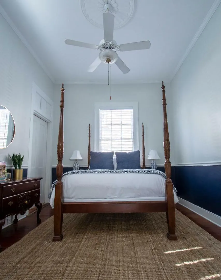 Inn Daybed With Trundle In The Beautiful Ashley Inn 4 Blocks From King St Charleston