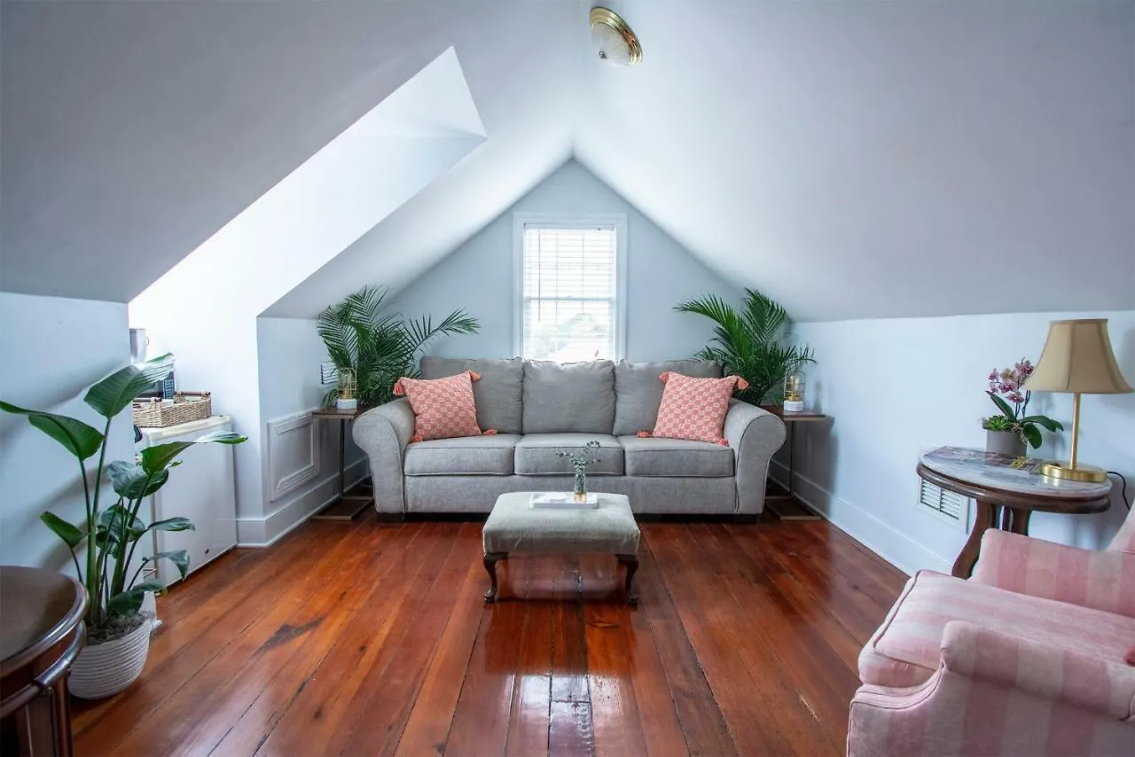 Daybed With Trundle In The Beautiful Ashley Inn 4 Blocks From King St 3* Charleston