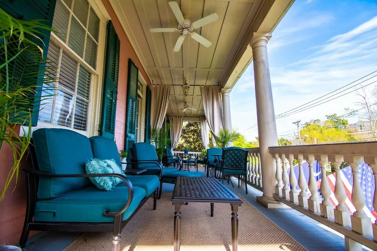 Daybed With Trundle In The Beautiful Ashley Inn 4 Blocks From King St Charleston