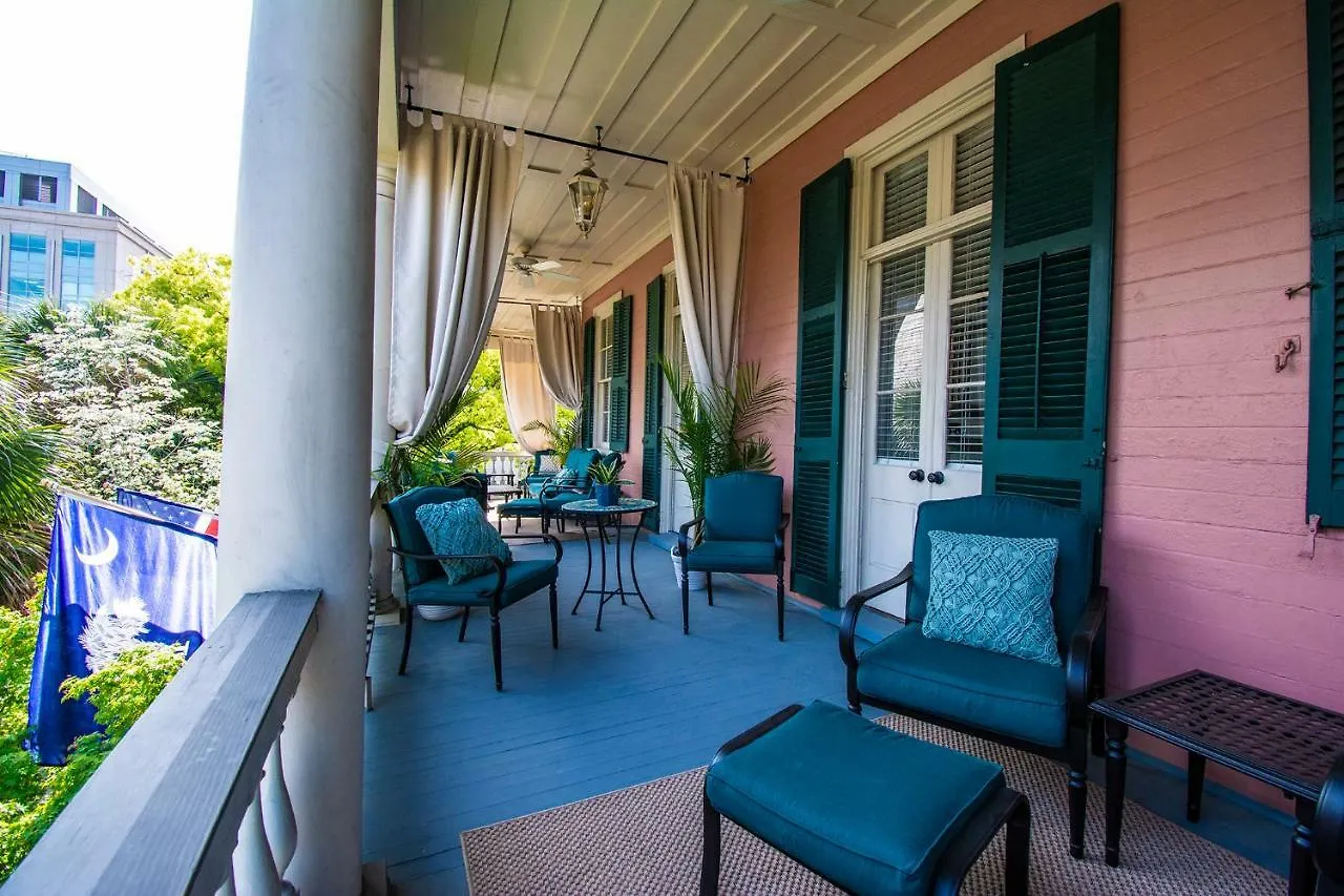 Daybed With Trundle In The Beautiful Ashley Inn 4 Blocks From King St 3*