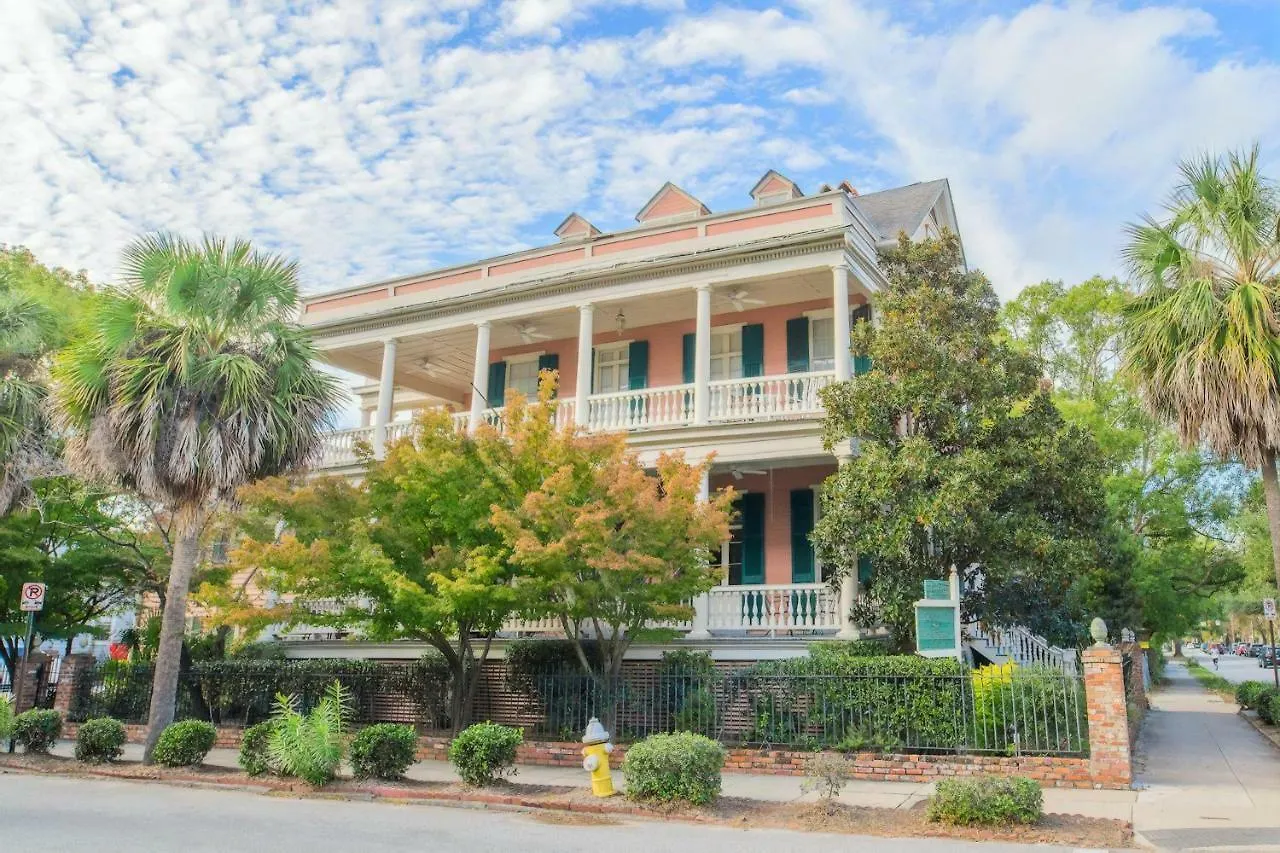 Inn Daybed With Trundle In The Beautiful Ashley Inn 4 Blocks From King St Charleston
