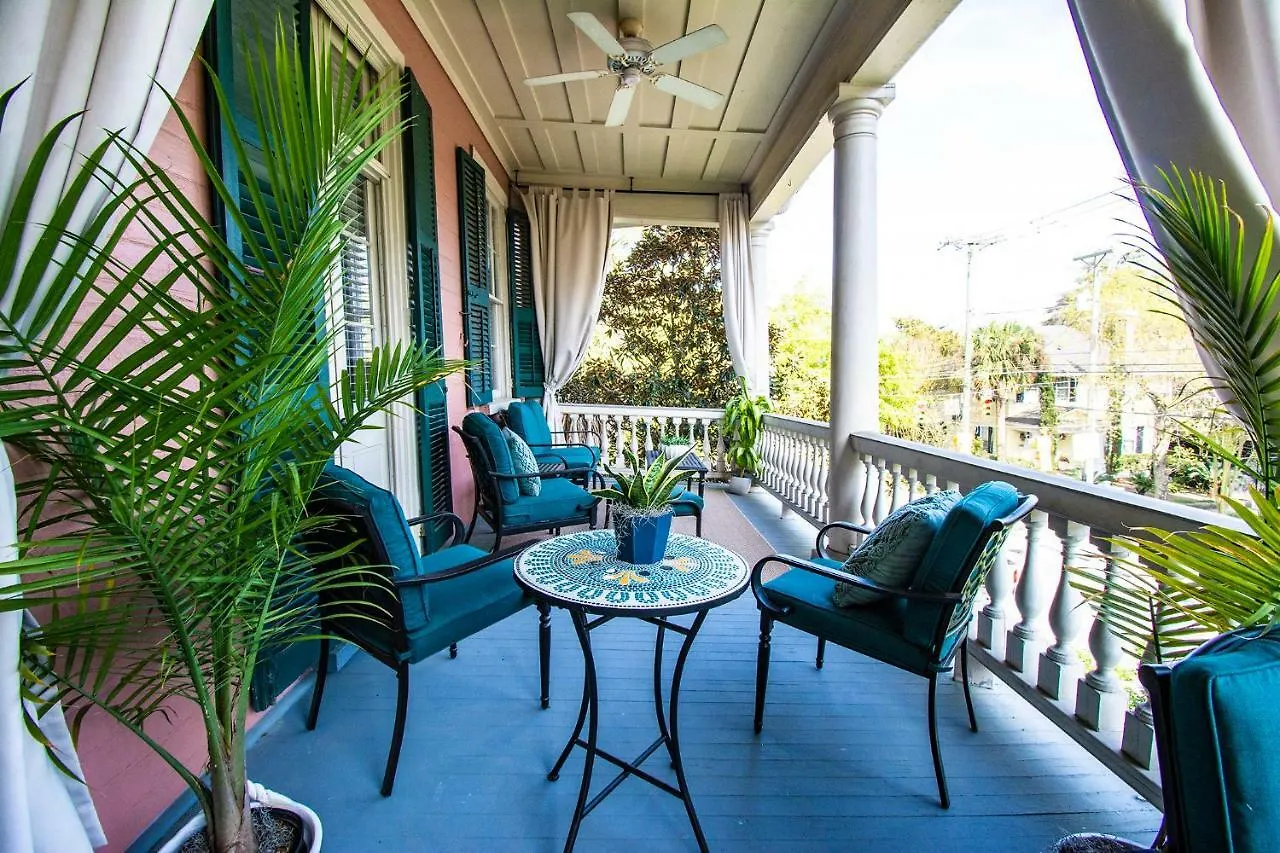Daybed With Trundle In The Beautiful Ashley Inn 4 Blocks From King St Inn 3*