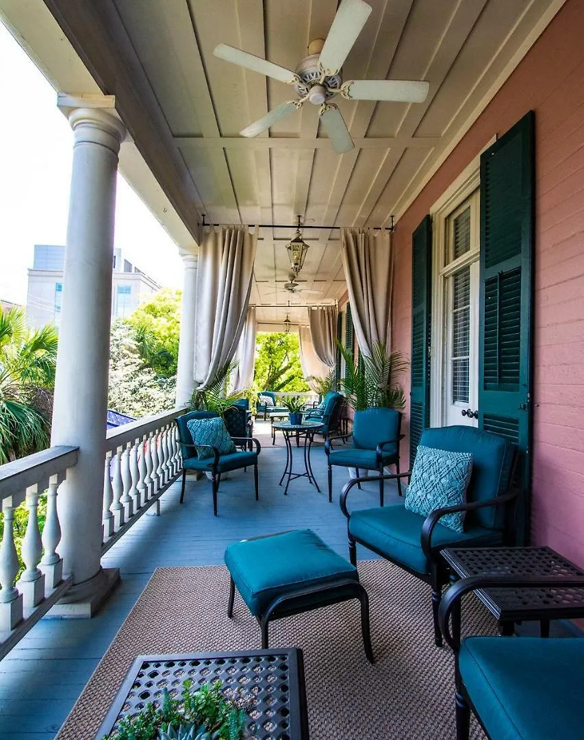 Inn Daybed With Trundle In The Beautiful Ashley Inn 4 Blocks From King St Charleston