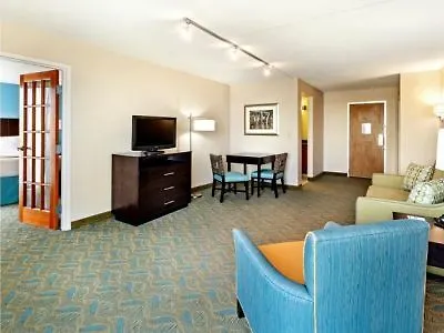Express & Dwtn -westedge By Ihg Hotel