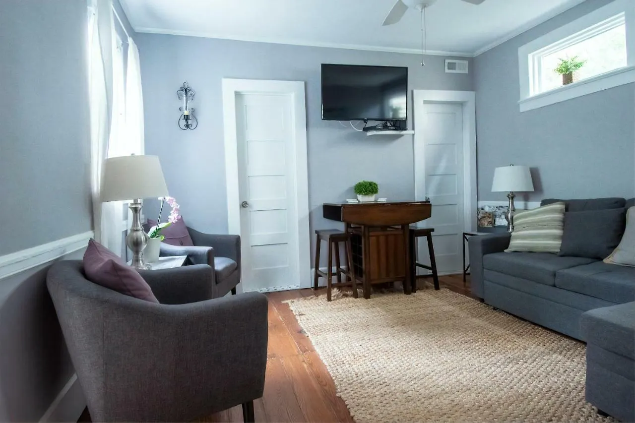 Suites On Cannon Apartment *
