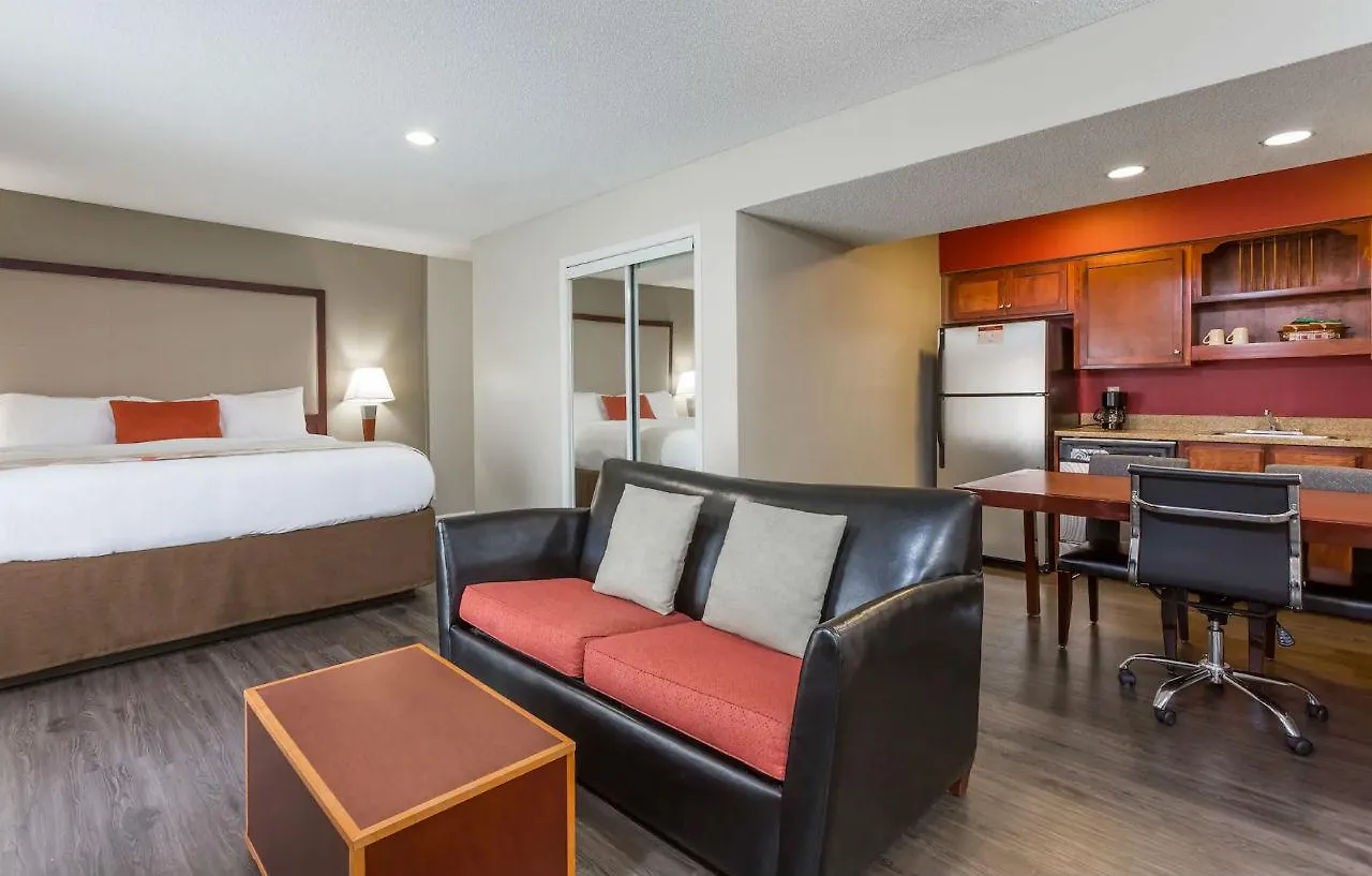 Hawthorn By Wyndham Hotel 3*